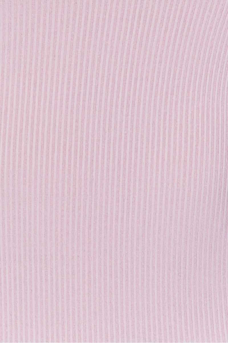 Close up of the pink material.