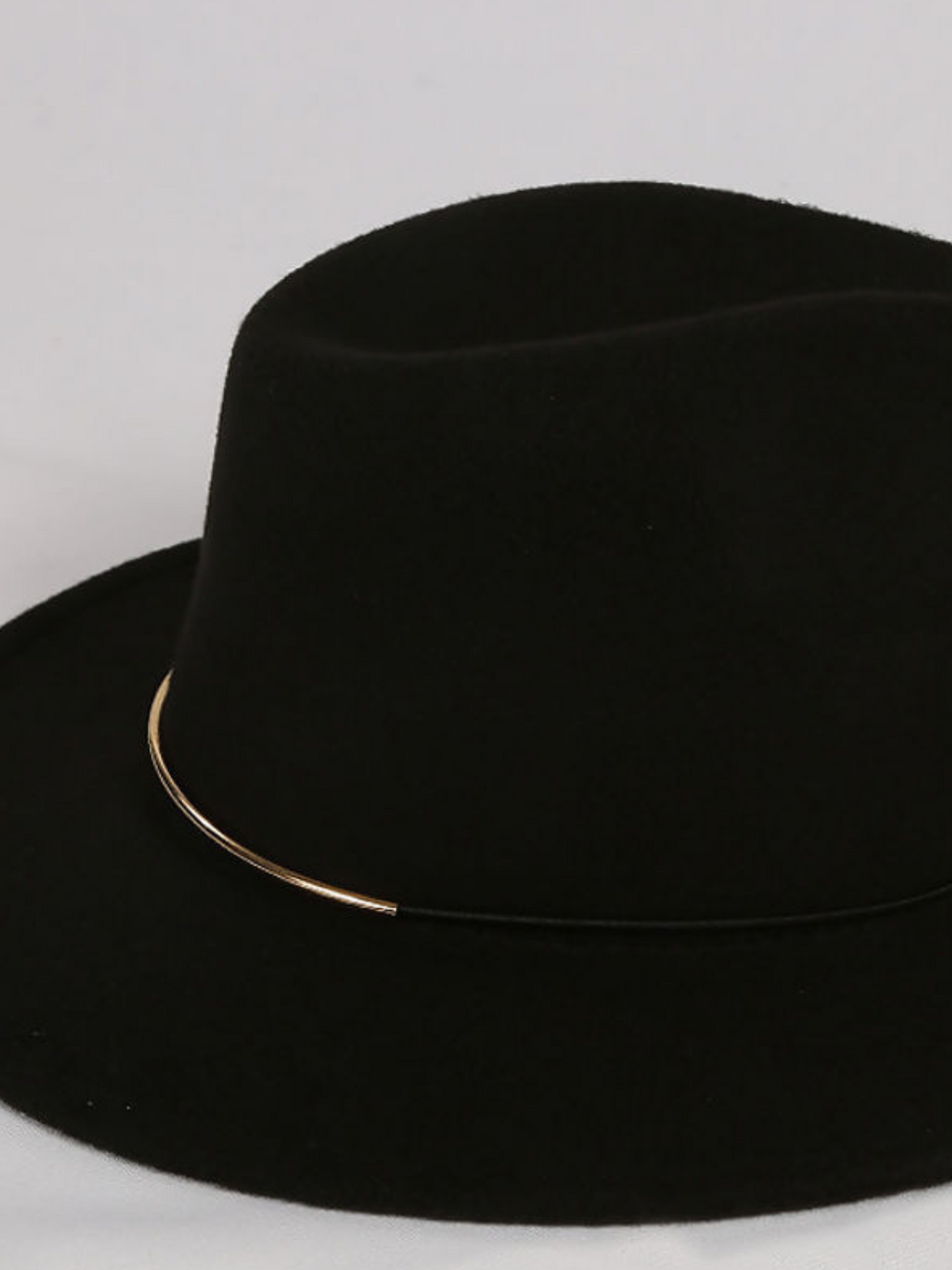 Black Felt Fedora Hat With Gold Bar Detailing – 4EVER STUNNING
