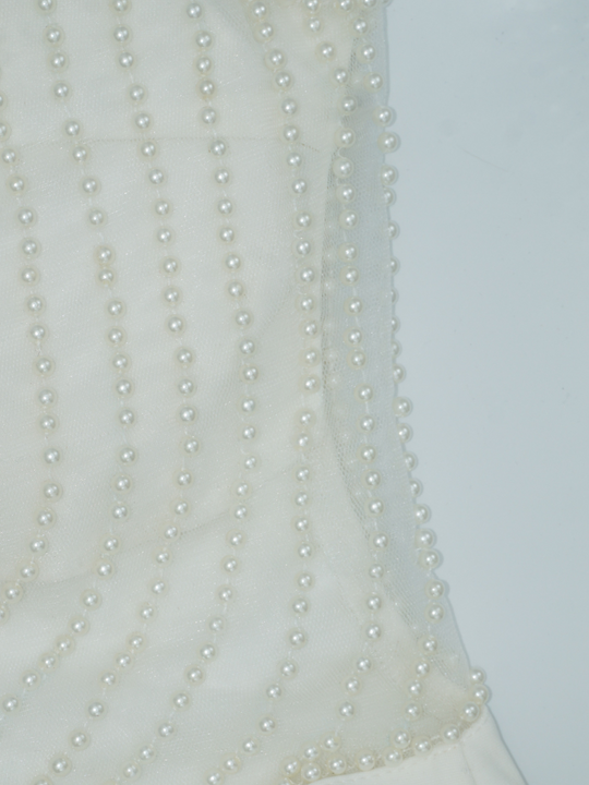 Closeup of the pearl detailing. 