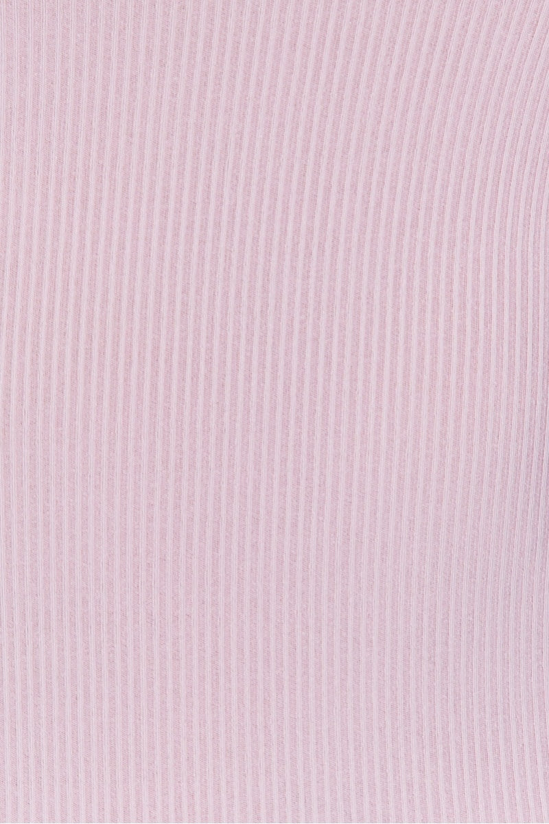 Close up of the pink material.